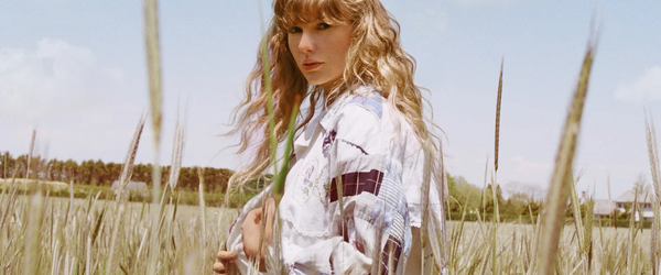 Taylor Swift pode enfrentar desafio na corrida pelo Oscar com música de ‘Toy Story 5’