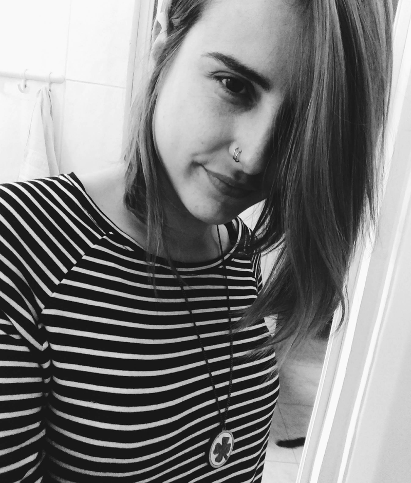 Natália - Foto 1