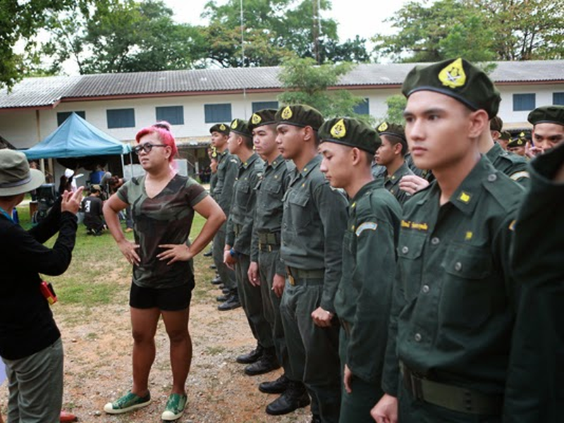 Foto 6 de Keep running sir! Yes, sir!