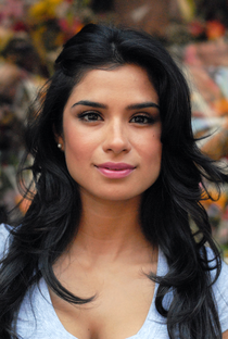 Diane Guerrero - Poster 1