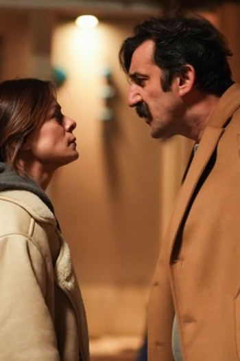 Poster de Episódio 8. Bölüm (2024)
