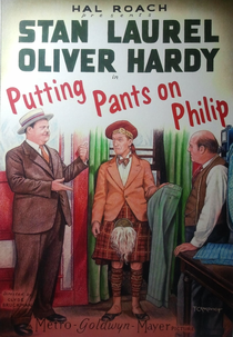 Pondo Calças Em Philip (Putting Pants on Philip)