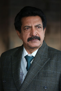 Nizhalgal Ravi - Poster 1