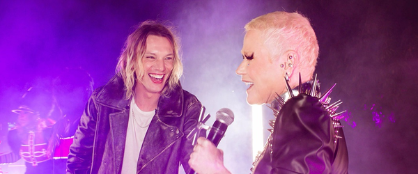 Netflix celebra 5ª temporada de Stranger Things com Jamie Campbell Bower e show de Xuxa em São Paulo
