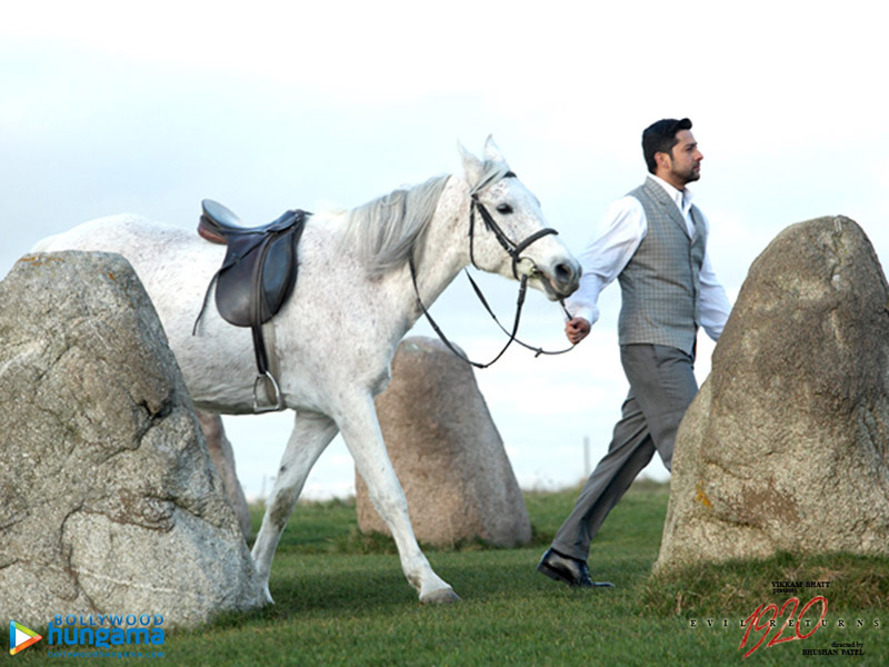 Foto 17 de 1920: Evil Returns