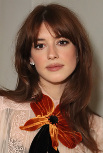Daisy Edgar-Jones - Poster 1