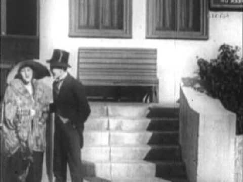 Foto 1 de Never Touched Me!