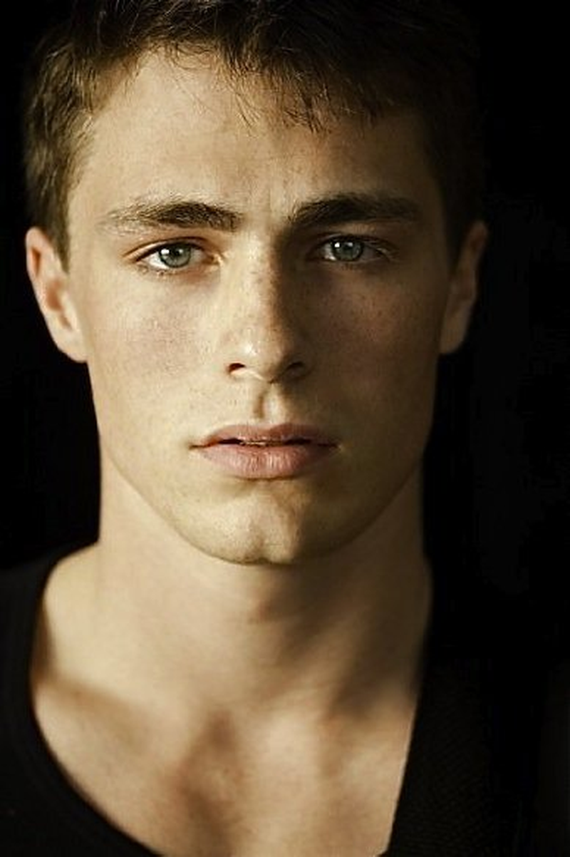 Colton Haynes - Foto 1