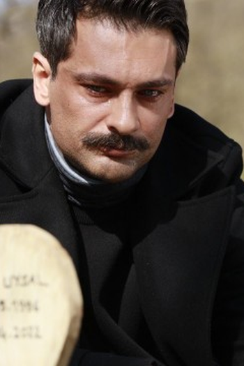 Poster de Episódio 18. Bölüm (2022)