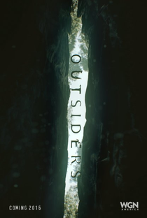 Outsiders: Os Forasteiros (1ª Temporada) - Poster / Capa / Cartaz - Oficial 2
