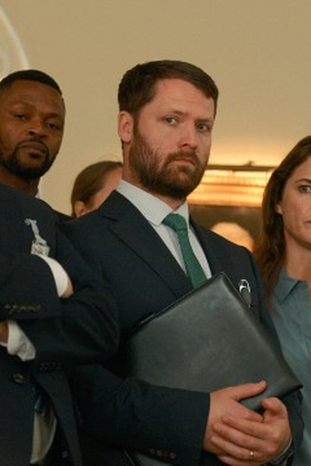 Poster de Episódio Keep Your Enemies Closer (2023)
