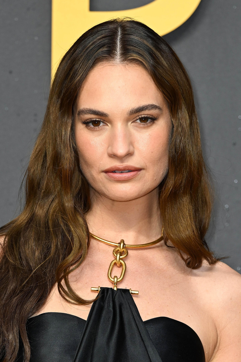 Lily James - Foto 3
