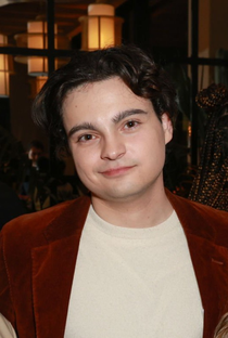 Max Burkholder - Poster / Capa / Cartaz - Oficial 2