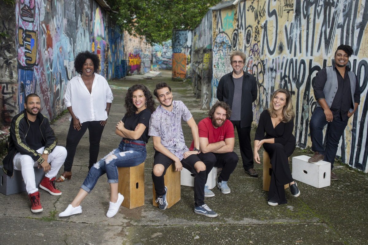 Conheça o elenco de Ninguém Tá Olhando, série de comédia da Netflix