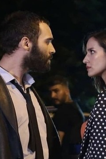 Poster de Episódio 3. Bölüm (2021)
