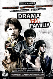 Drama em Família - Poster / Capa / Cartaz - Oficial 4