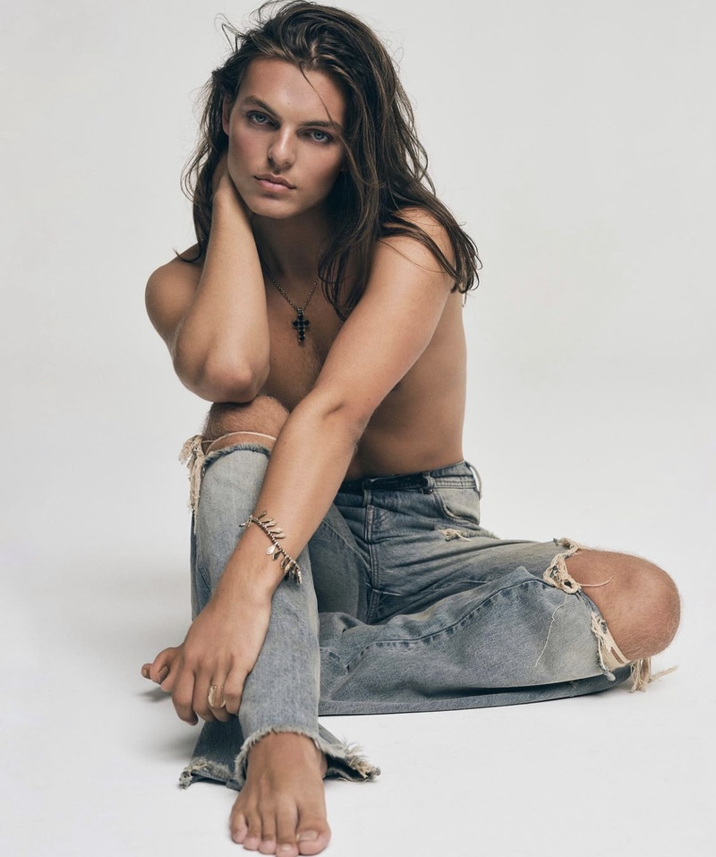 Damian Hurley - Foto 1
