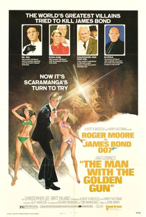 007 Contra o Homem com a Pistola de Ouro - Poster / Capa / Cartaz - Oficial 4
