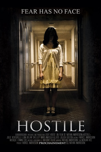  de Filme Hostile (2015)