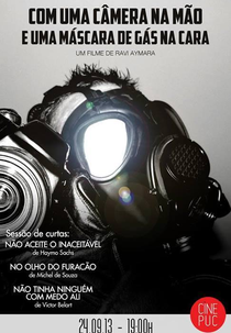 Com Uma Câmera Na Mão e Uma Máscara de Gás Na Cara (Com Uma Câmera Na Mão e Uma Máscara de Gás Na Cara)