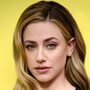 Lili Reinhart - Foto 3