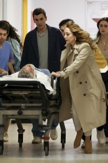 Poster de Episódio 31. Bölüm (2024)