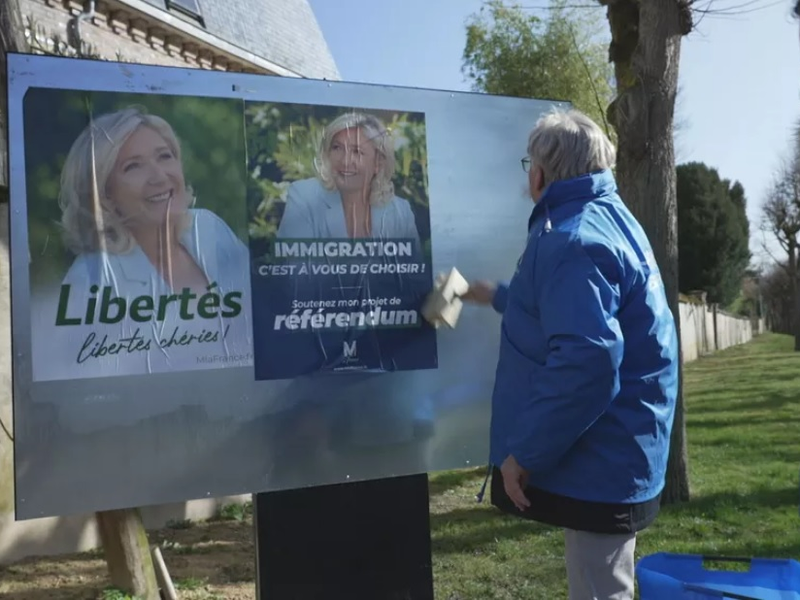 Foto 5 de Democracia: o enigma francês