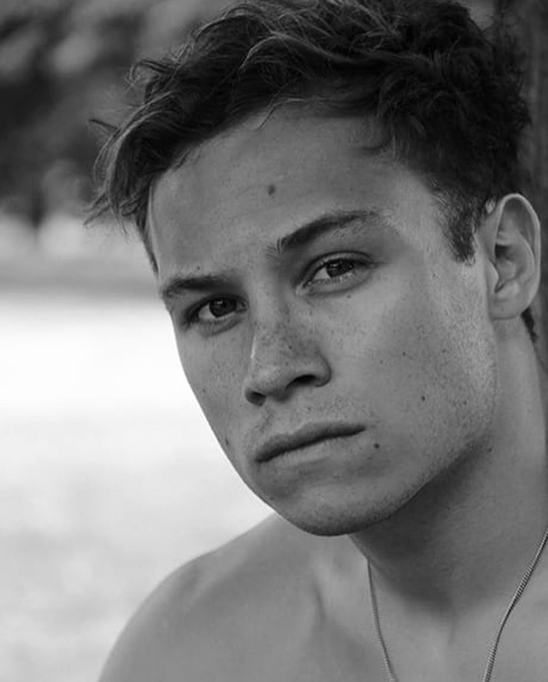 Finn Cole - Foto 6