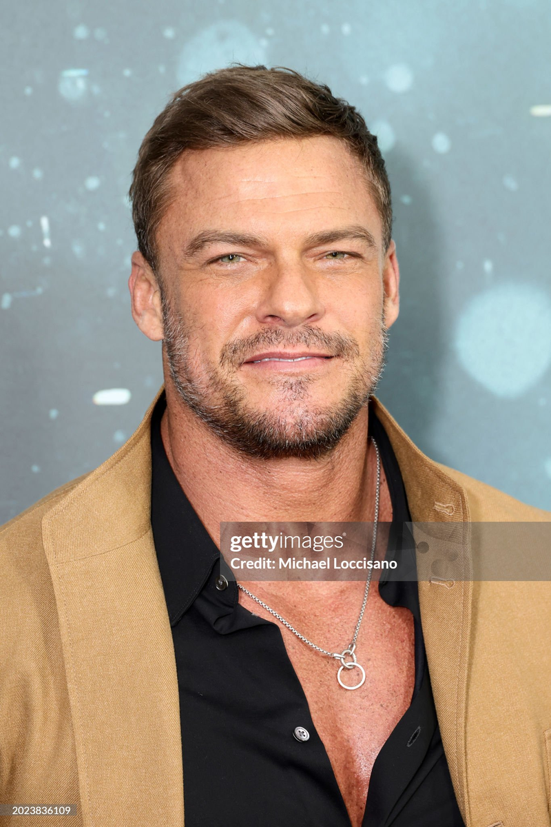 Alan Ritchson - Foto 1