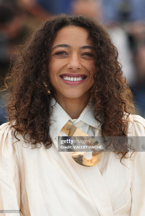 Alice Carvalho - Poster 1