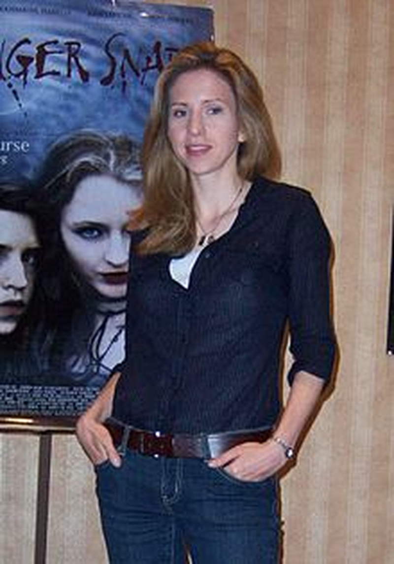 Emily Perkins - Foto 12