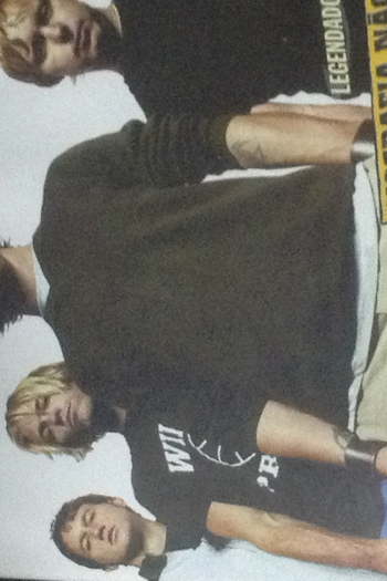 Poster de Filme FOO FIGHTERS - GUARDIAN ANGELS (2004)
