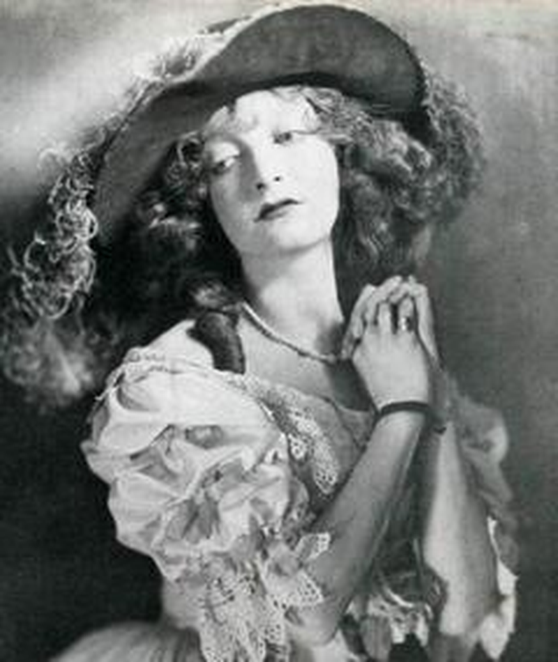 Estelle Winwood - Foto 2
