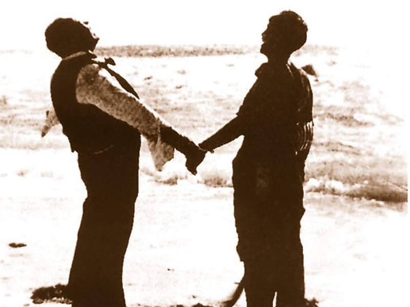 Foto 2 de Waves Washing the Sand