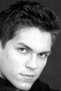 Steve Howey - Poster / Capa / Cartaz - Oficial 1