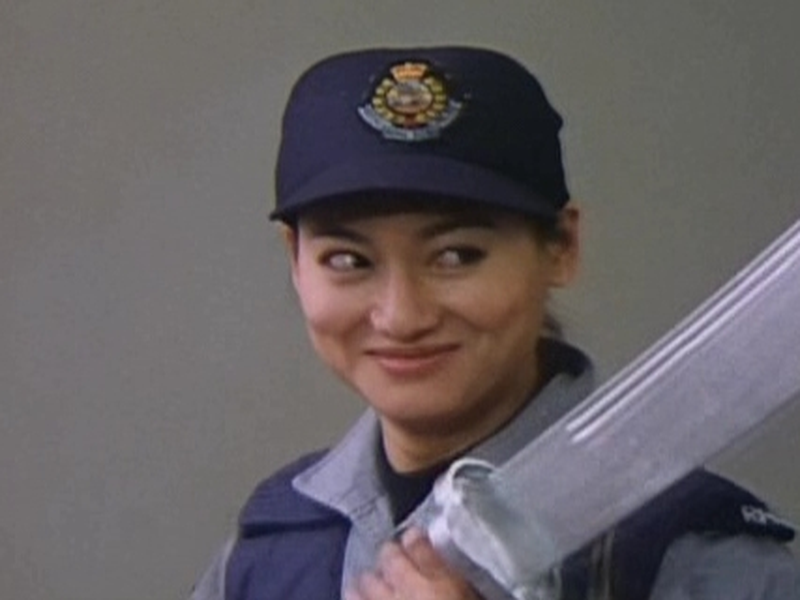 Foto 2 de The Inspector Wears Skirts IV