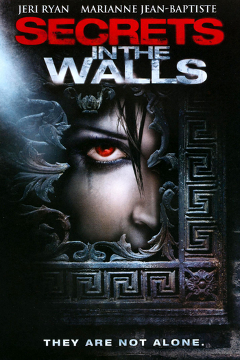  de Filme Secrets in the Walls (2010)