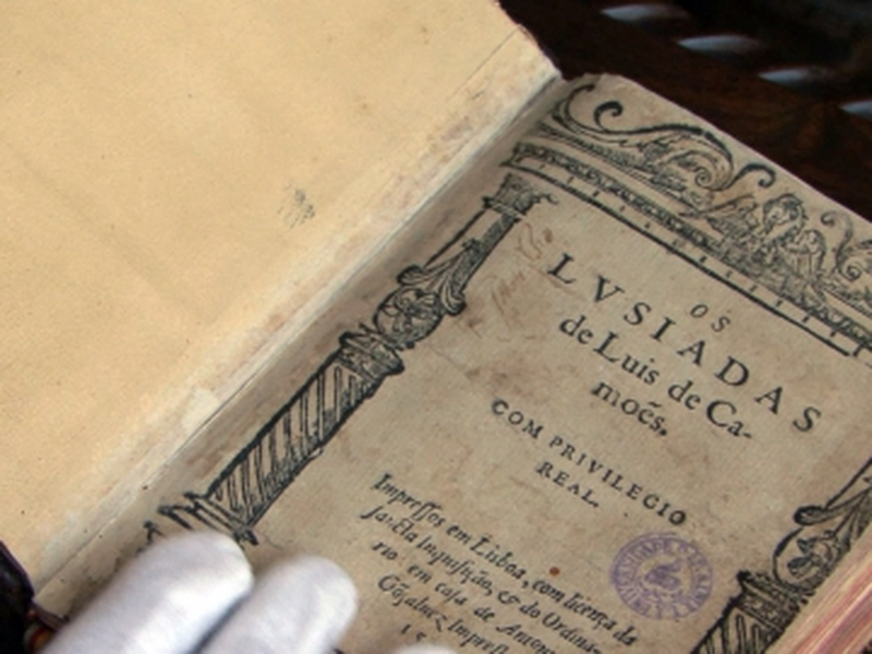 Foto 1 de 8816 Versos