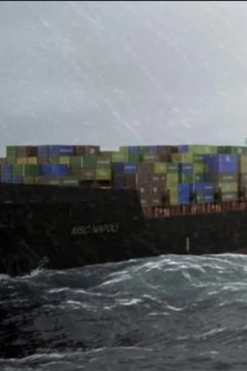 Poster de Episódio Torn Apart (2018)