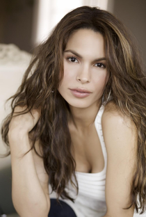 Nadine Velazquez - Poster / Capa / Cartaz - Oficial 1