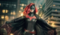 Ruby Rose mostra de perto o uniforme da Batwoman, veja