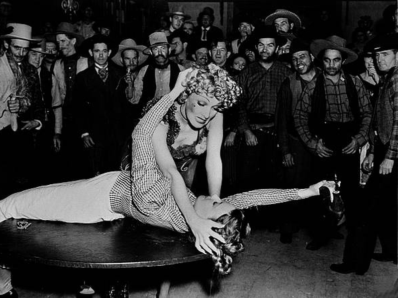 Foto 11 de Atire a Primeira Pedra