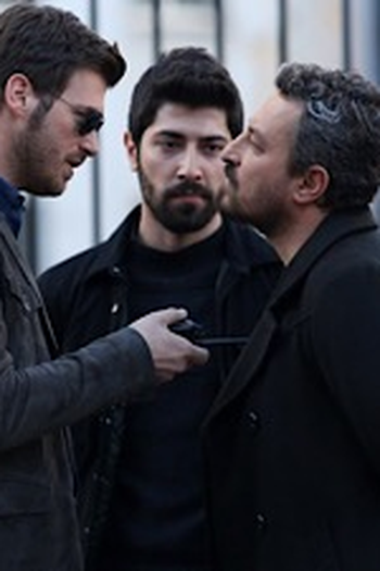 Poster de Episódio 15. Bölüm (2019)