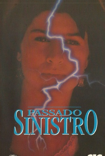 Passado Sinistro - Poster / Capa / Cartaz - Oficial 2