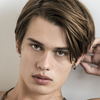 Nicholas Galitzine - Foto 1