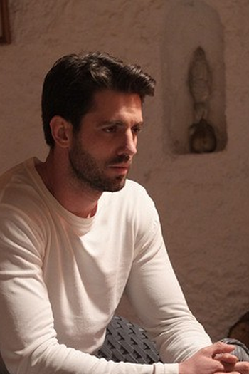 Poster de Episódio 7. Bölüm (2021)