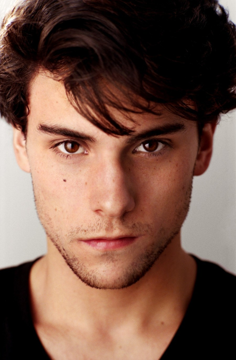 Jack Falahee - Foto 1