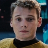 Ator de 'Loucamente Apaixonados', Anton Yelchin morre em acidente de carro