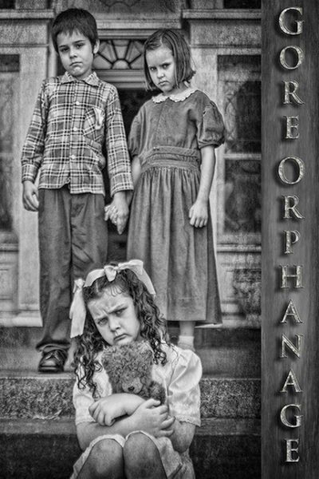 Poster de Filme Orfanato Gore (2015)