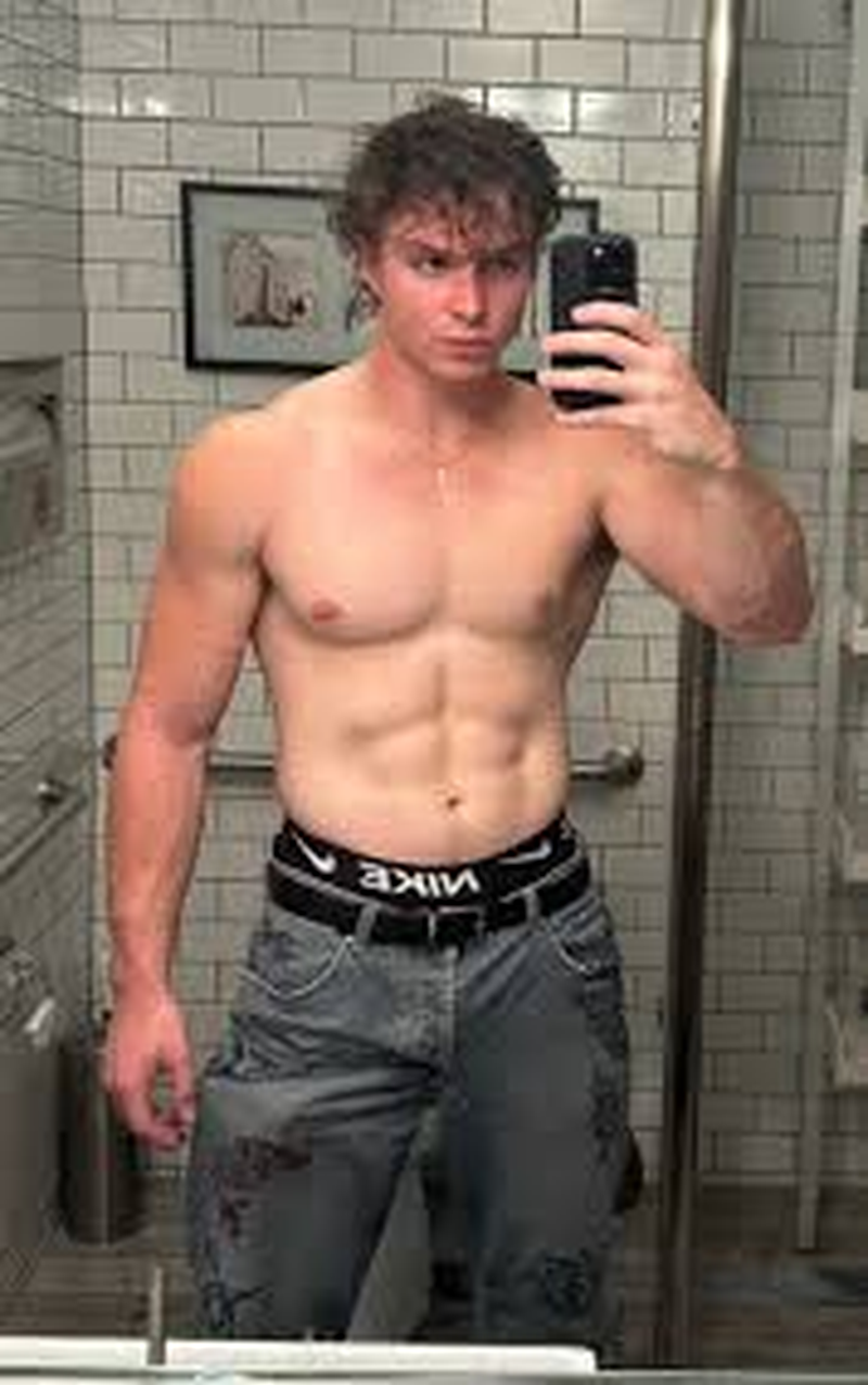 Nicholas Alexander Chavez - Foto 2